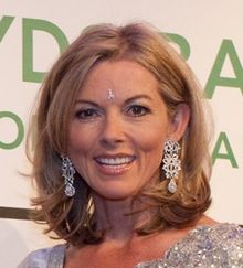 How tall is Mary Nightingale?